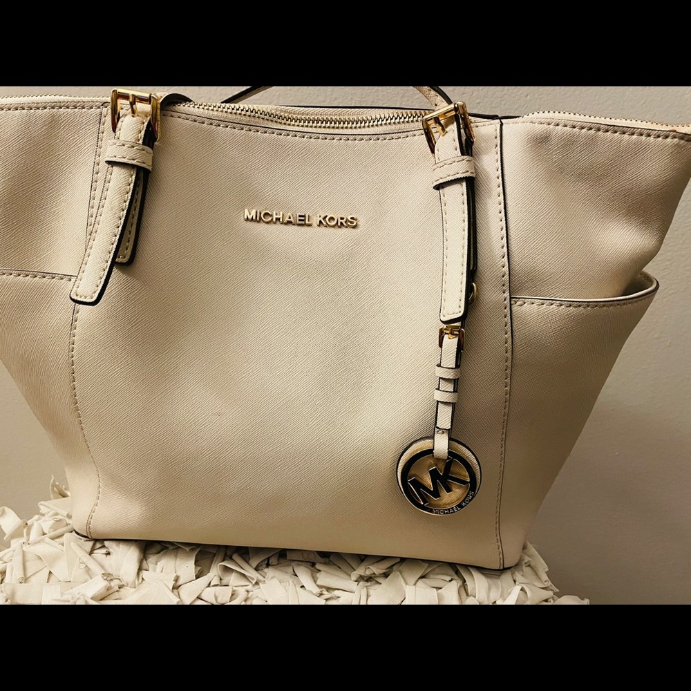 Authentic Micheal Kors TZ Tote!